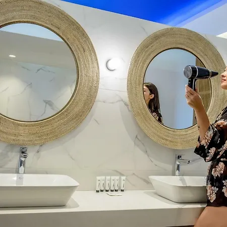 Villaggio Boutique - Adults Only מלון הרסוניסוס